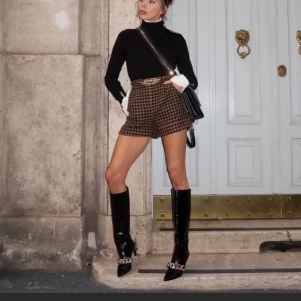 Zara leather knee high heeled boots with gold chain details 2022